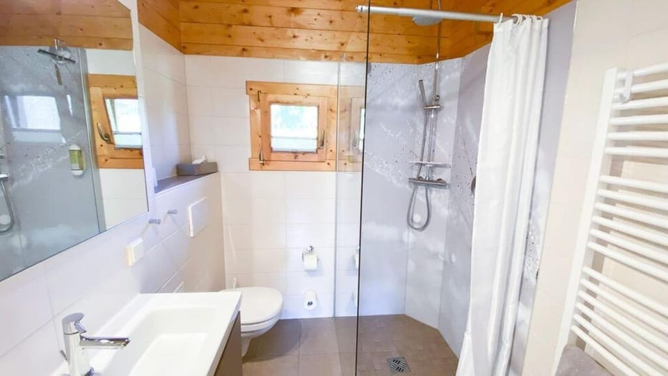 Bathroom, Living room