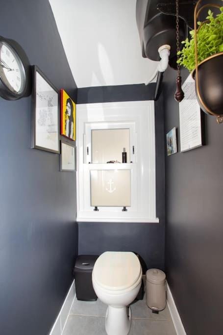 Restful and Cosy 4 Bed Home Minutes from the Beach Apartment in Hythe