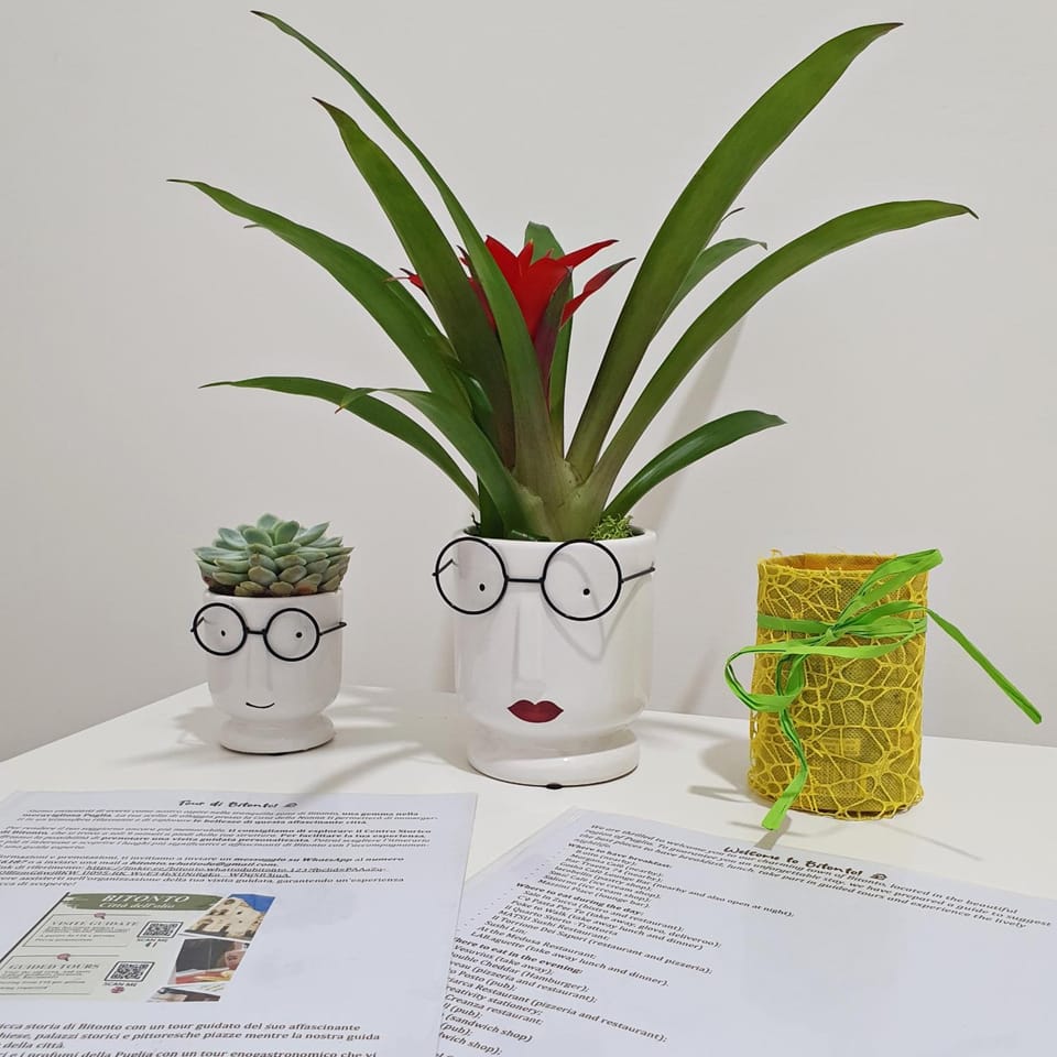 Facade/entrance, Entertainment