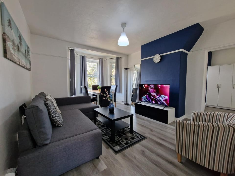 Communal lounge/ TV room, Living room, Seating area