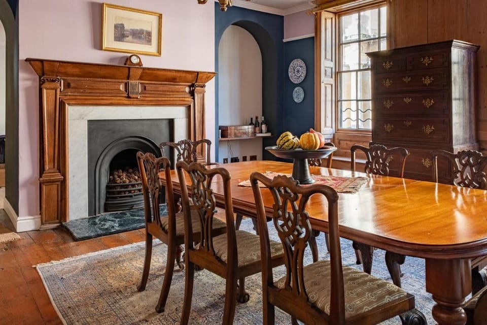 Luxury Georgian Townhouse in heart of Norwich Sleeps 4 Apartment in Norwich