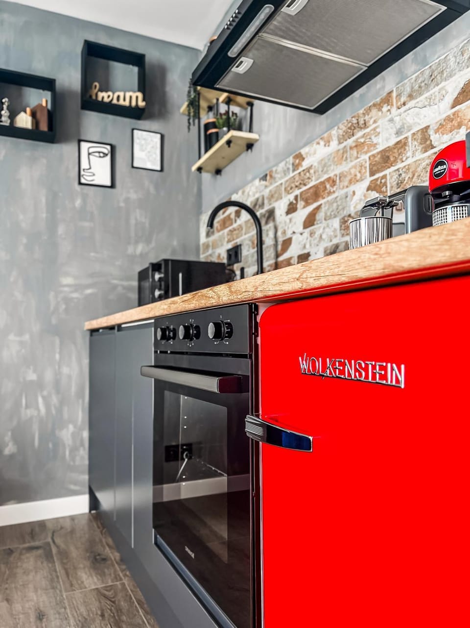 Kitchen or kitchenette, minibar, oven, pet friendly