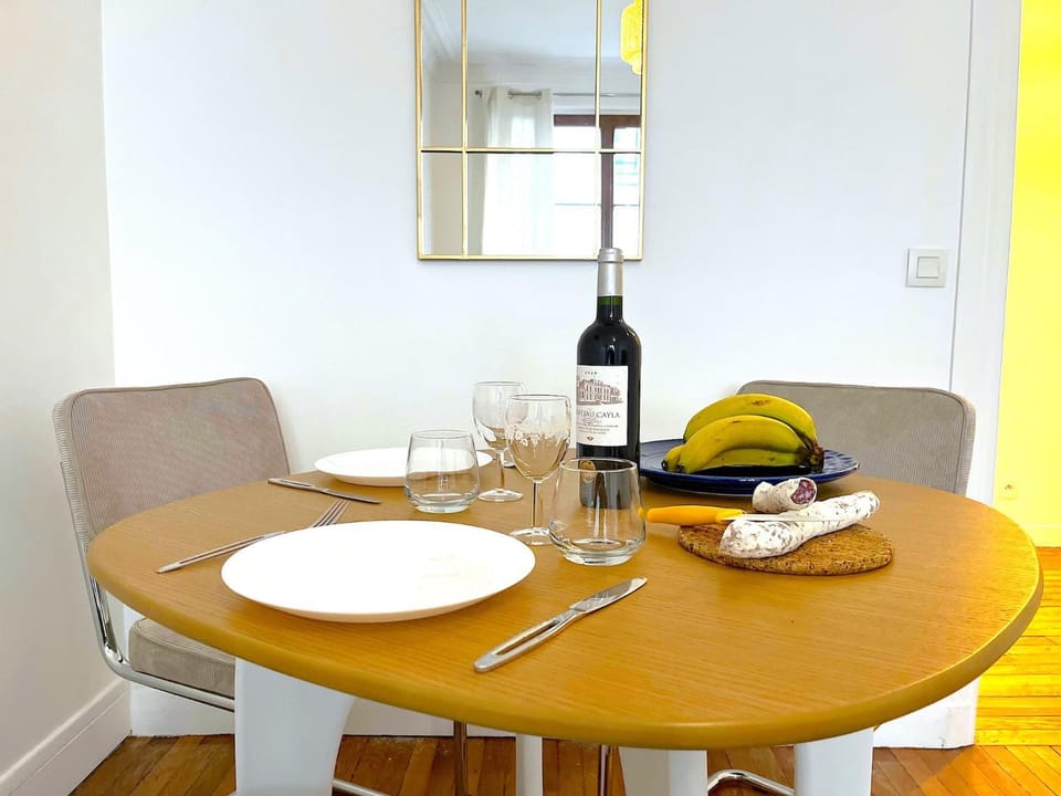 Food and drinks, Dining area, Food, Drinks