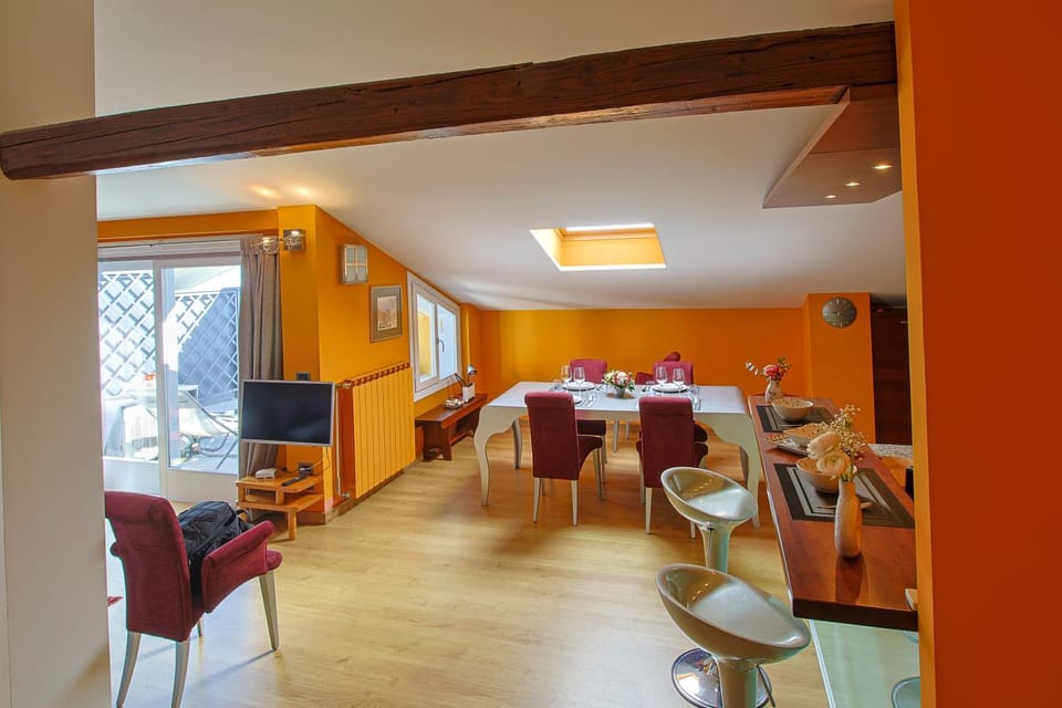 Kitchen or kitchenette, Living room, Lunch