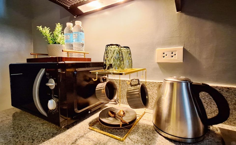 Coffee/tea facilities, minibar