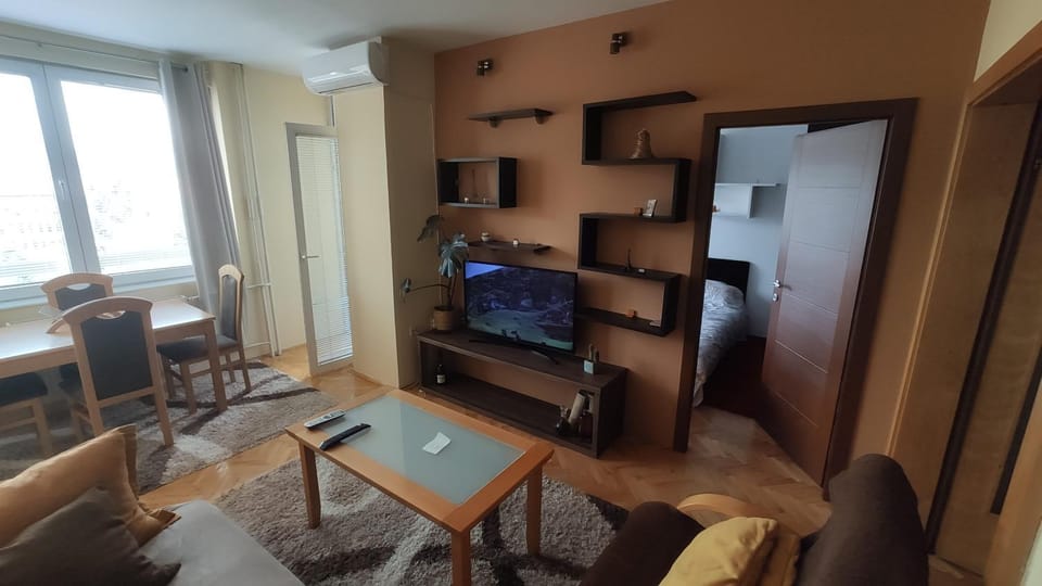 Communal lounge/ TV room, TV and multimedia, Evening entertainment