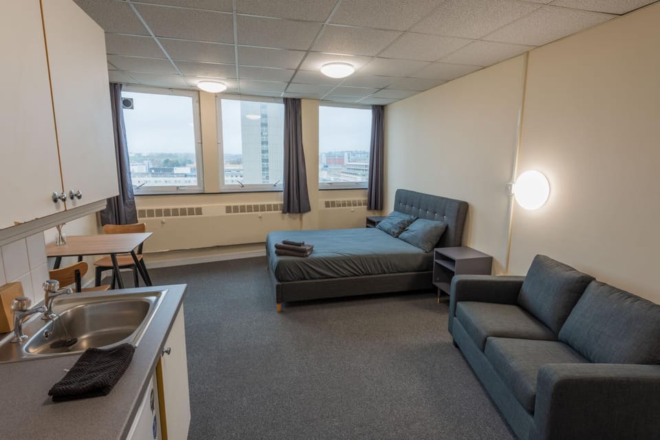 Opal Villas large apartment 2 Apartment in Plymouth