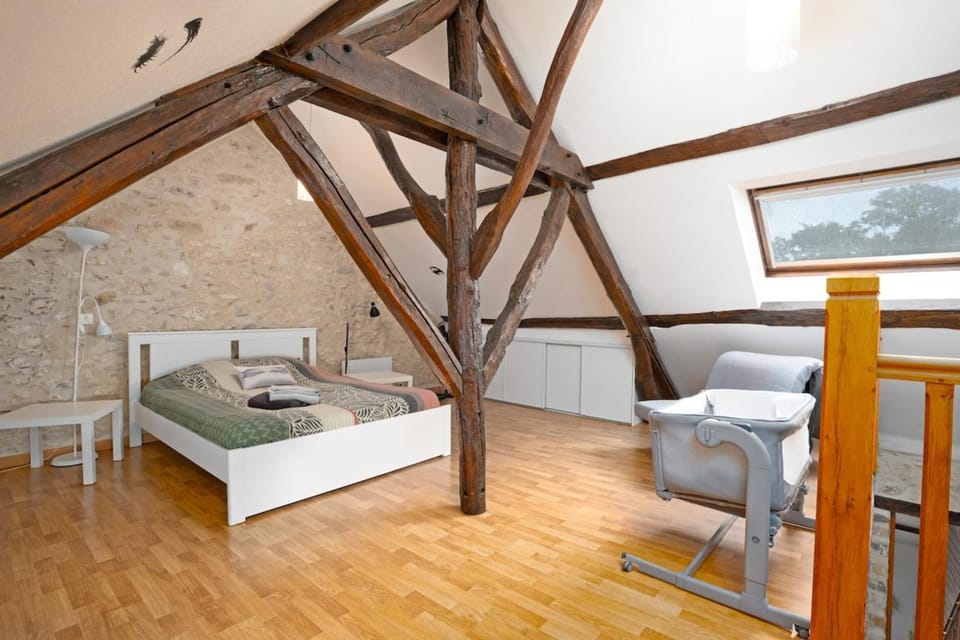 Triplex atypique- Cour intérieure- Commerces à pied House in Île-de-France