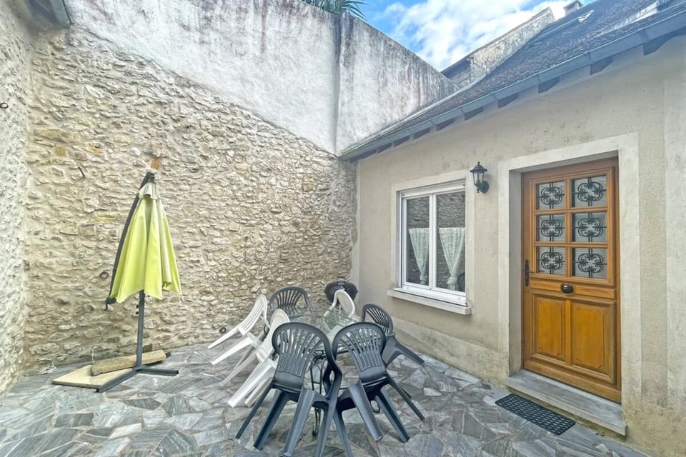 Property building, Patio