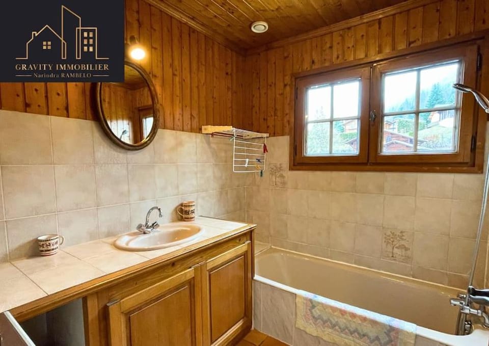 Chalet 4 pièces + Mezzanine , Les Carroz Chalet in Arâches-la-Frasse