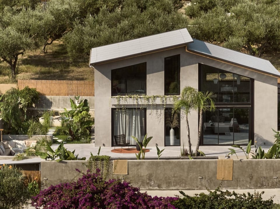 Property building, Patio, Day, View (from property/room), Balcony/Terrace, Garden view