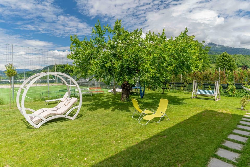 B&B A Un Passo Dal Lago, Caldonazzo Bed and Breakfast in Trentino-South Tyrol