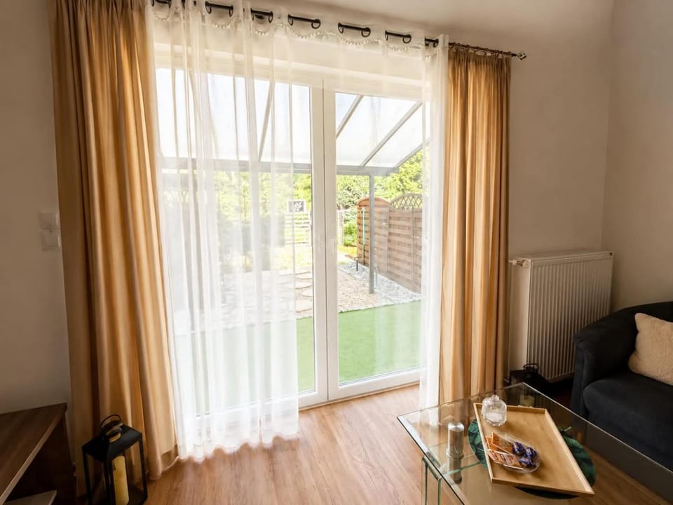 Balcony/Terrace, Garden view