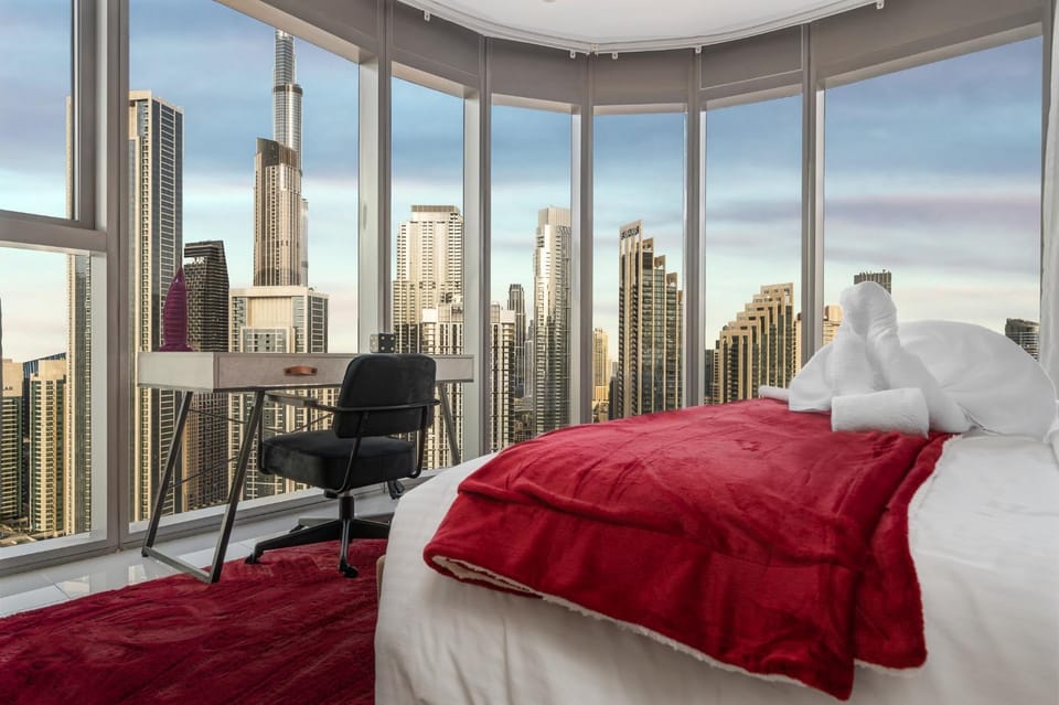 View (from property/room), Bedroom, City view, Landmark view