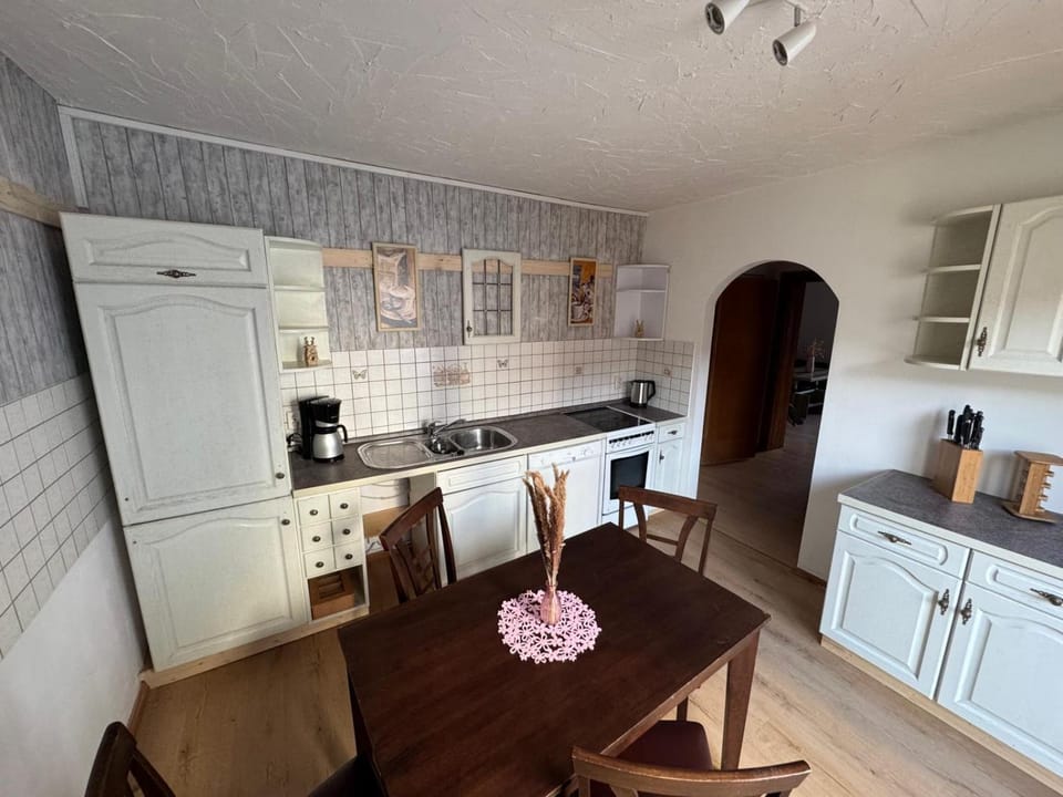 Kitchen or kitchenette, Dining area, dishwasher, oven, stove