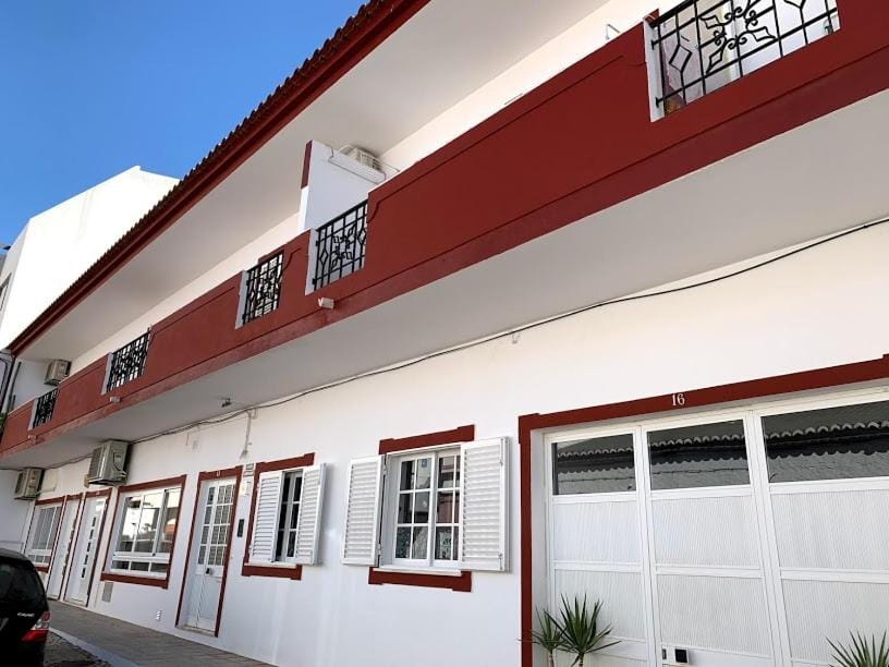 Property building, Facade/entrance, Day