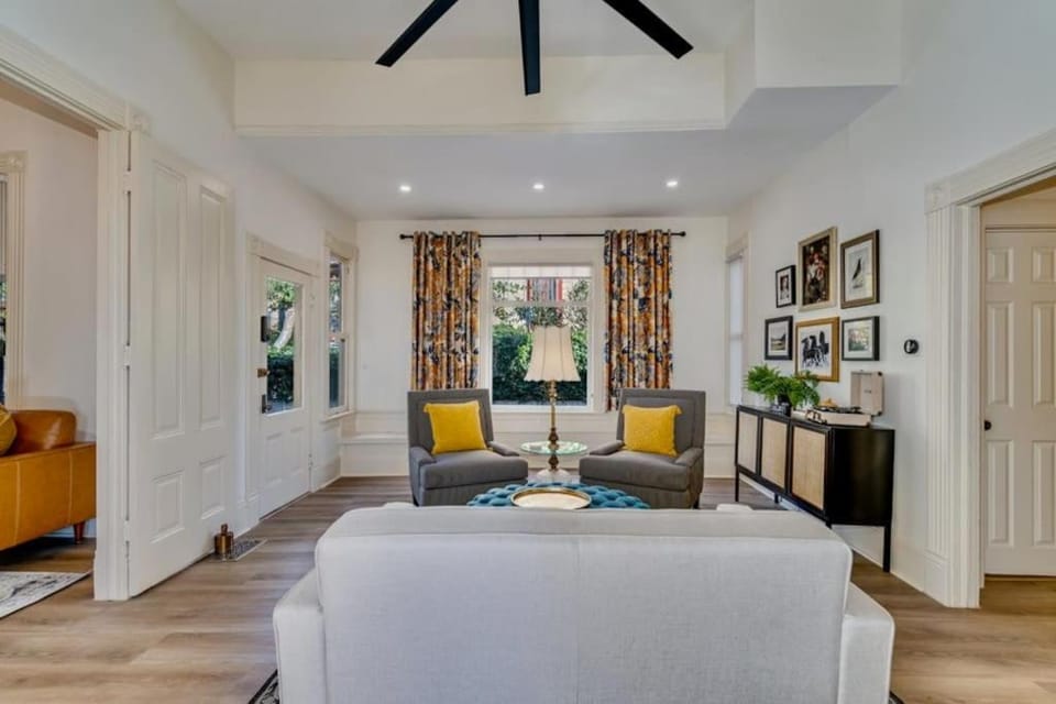The Stanton Residence - Chic and Cozy Classic near Downtown House in San Diego