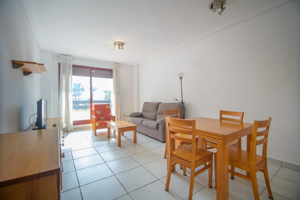 Living room, Dining area, Diving