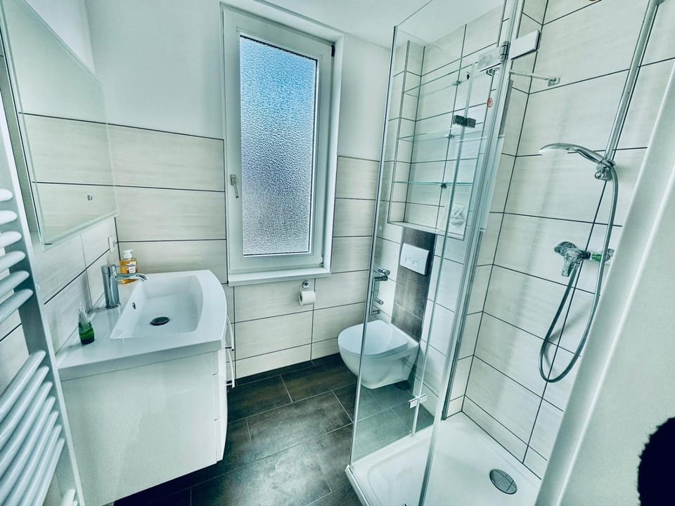 Shower, Toilet, Bathroom