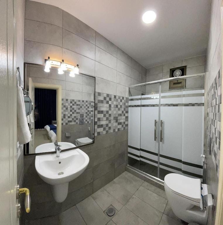 Shower, Bathroom