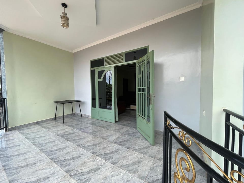 Facade/entrance, hair dresser