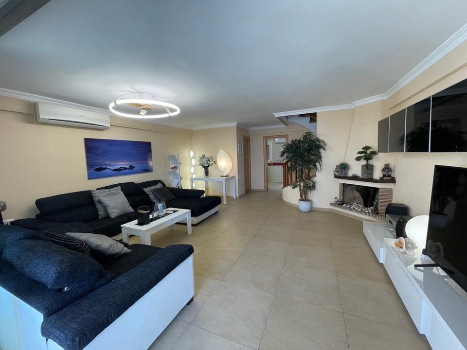 TV and multimedia, Living room, Seating area, air conditioner