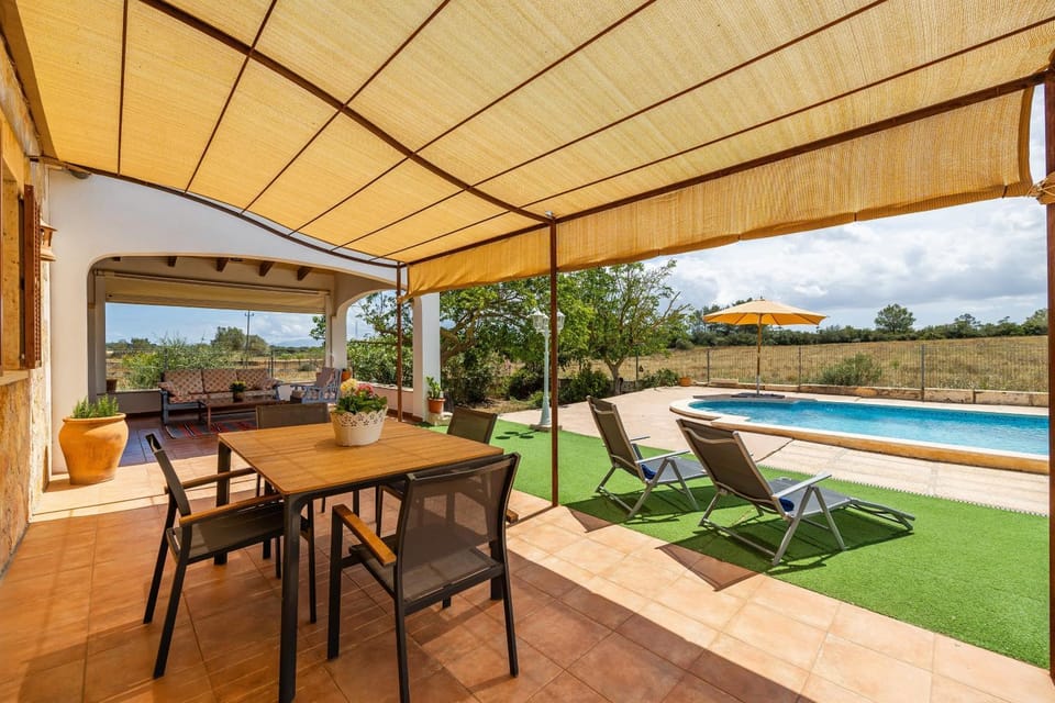 Property building, Balcony/Terrace, Living room, Swimming pool