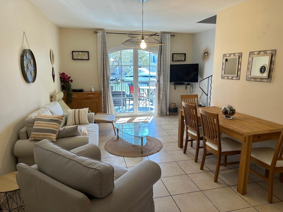 Marina Ivoire House in Aigues-Mortes