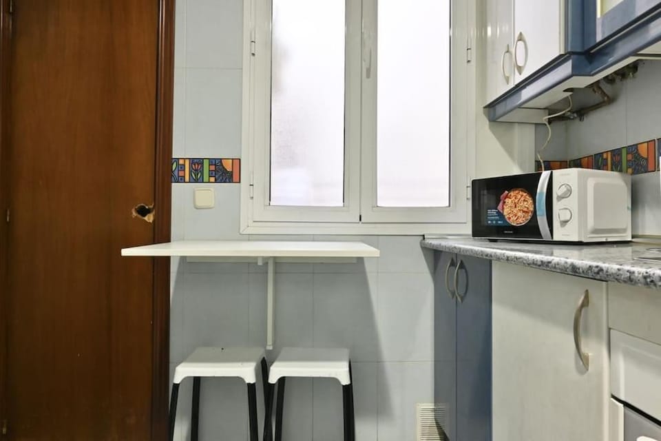 For You Rentals Encantador Apartamento TEMPORAL Madrid Centro VEL132 Apartment in Centro