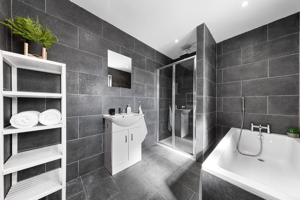 Shower, Bathroom, Bath, towels