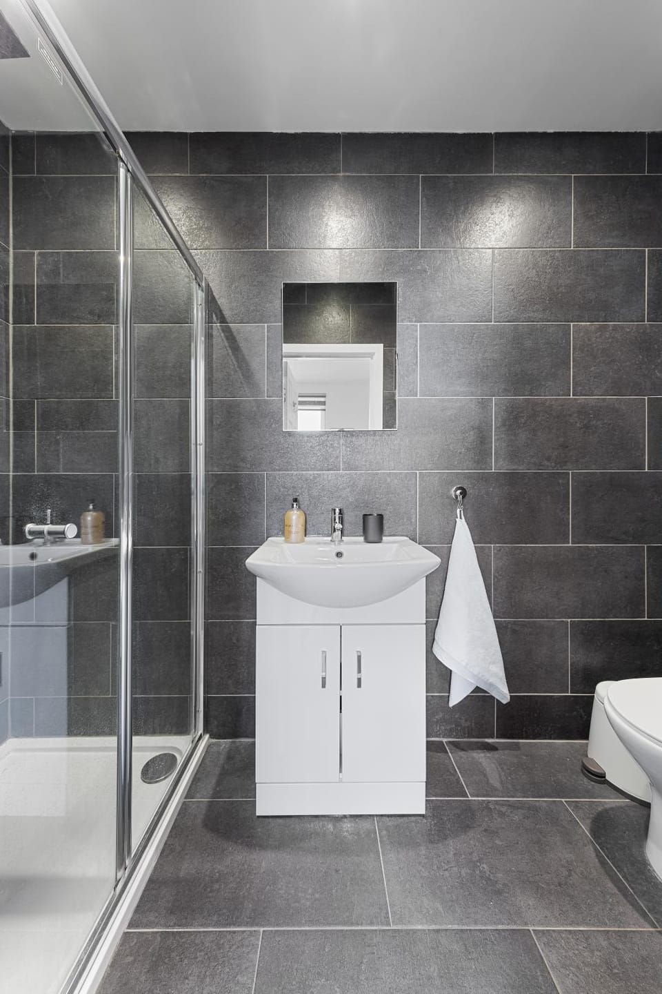 Shower, towels