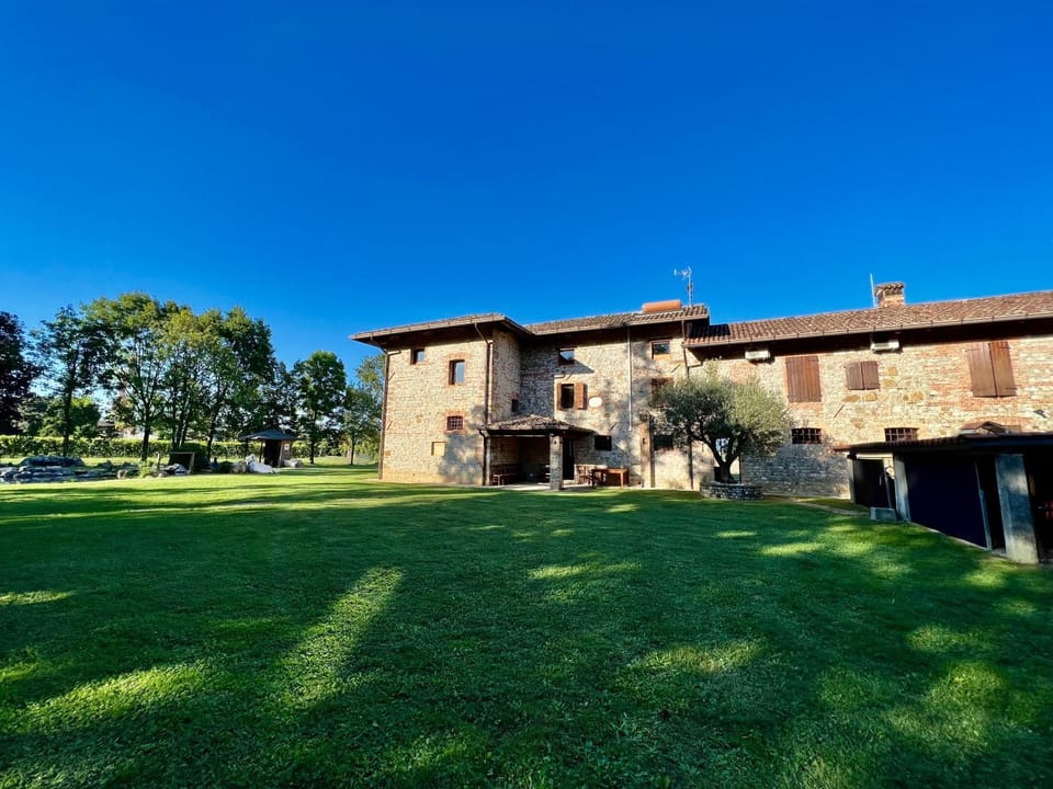 Property building, Spring, Day, Natural landscape, Garden, Garden, Garden view