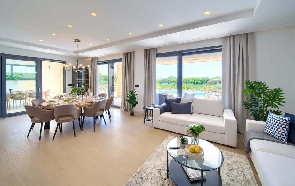 Living room, Seating area, Dining area