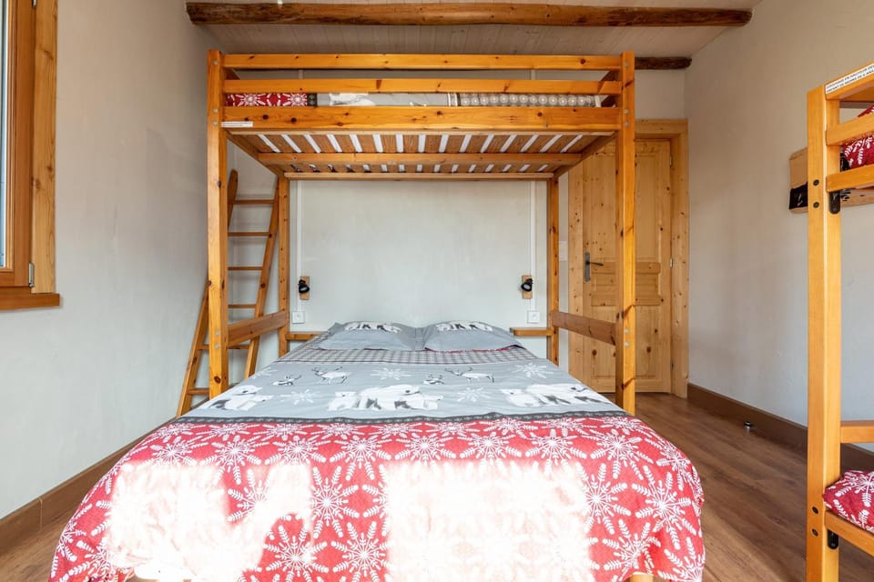 Property building, Living room, Bedroom