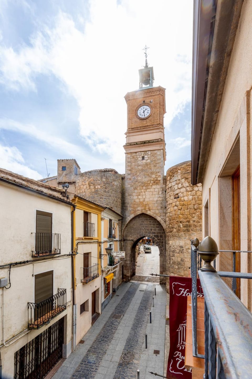 Hostal SIN RECEP24H Puerta de la Villa - Pet friendly & Restaurante Bed and Breakfast in Castile and León