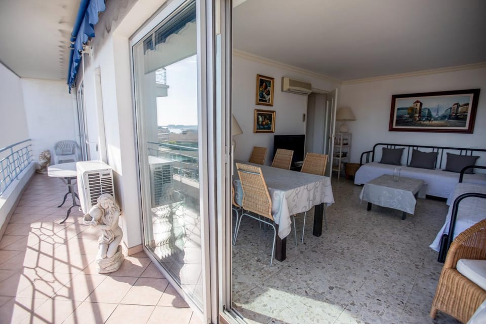 Day, Balcony/Terrace, Photo of the whole room, Seating area, Dining area, air conditioner