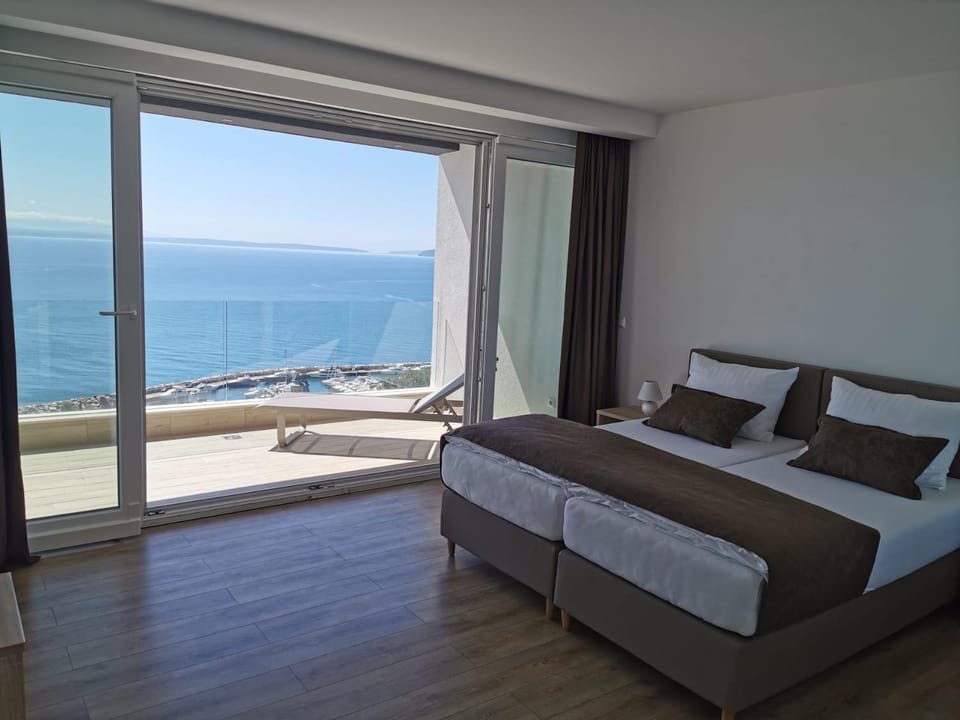 Bed, Bedroom, Sea view