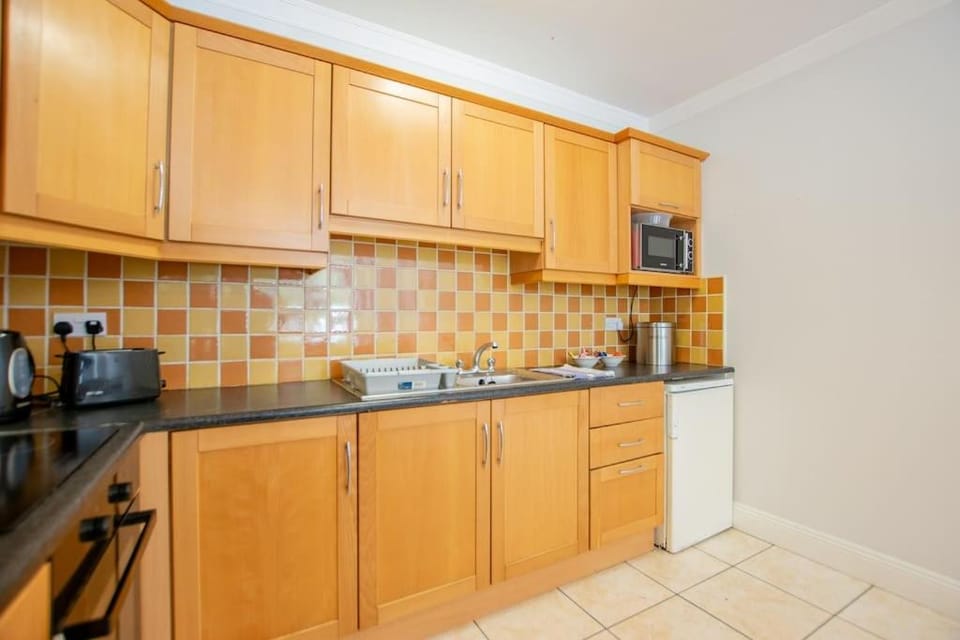 89 - Spacious Townhouse by Shortstays House in Galway