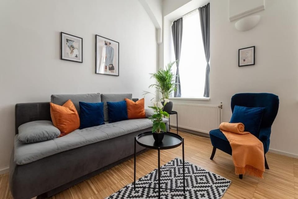 Pristine 1BR Steps from City by HM Apartment in Vienna