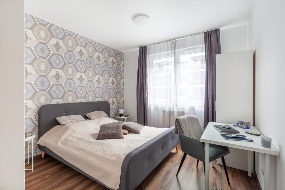 Bed, Seating area, Bedroom