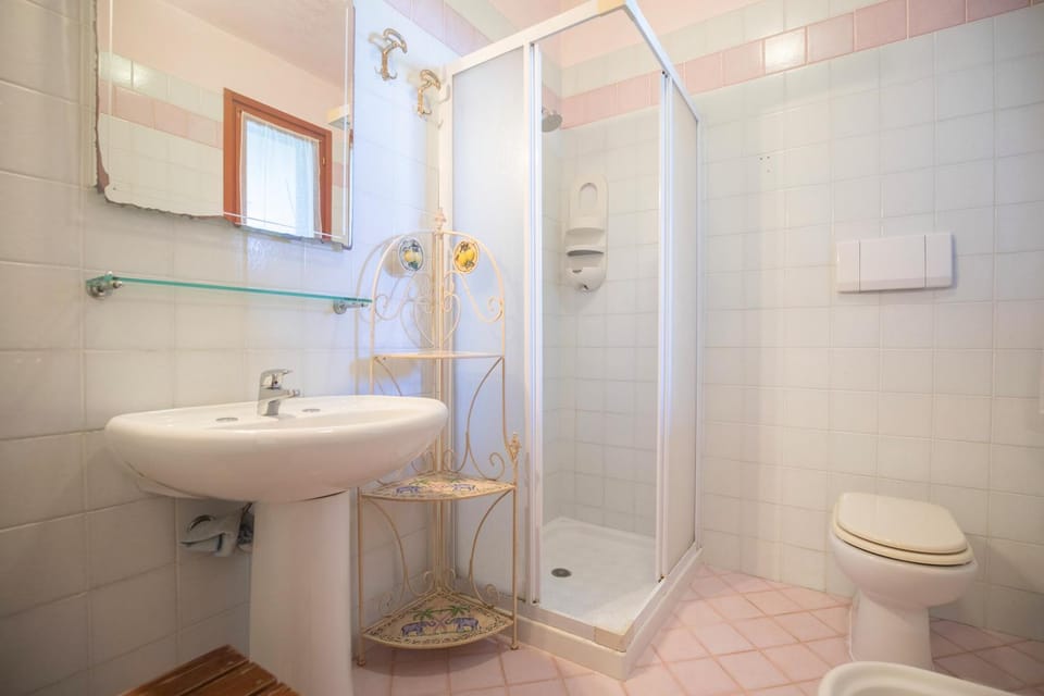 Shower, bidet