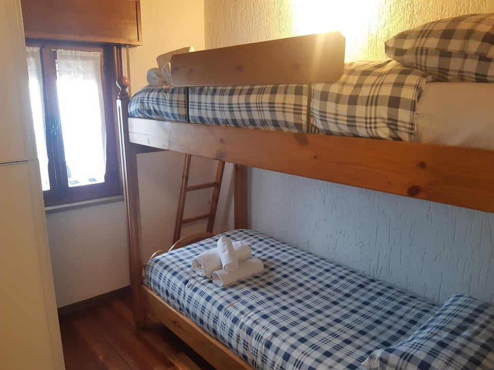 bunk bed