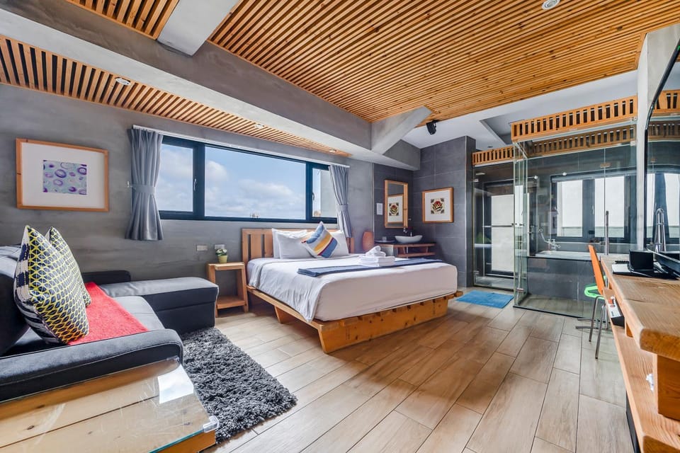Photo of the whole room, Bedroom