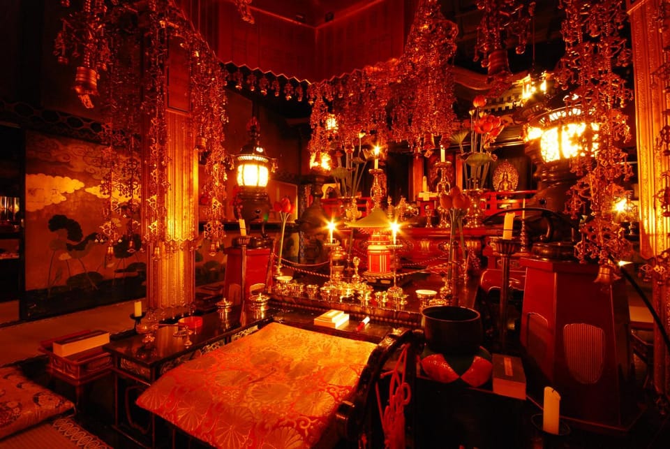 Place of worship, Area and facilities