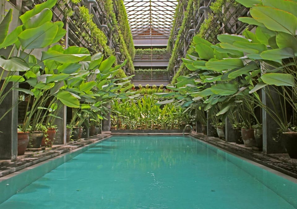 Property building, Garden, Swimming pool