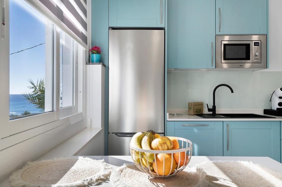 Kitchen or kitchenette, Living room
