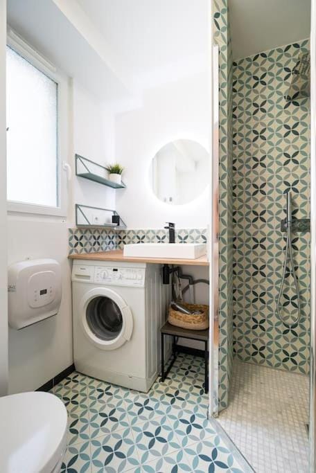Shower, Toilet, washing machine