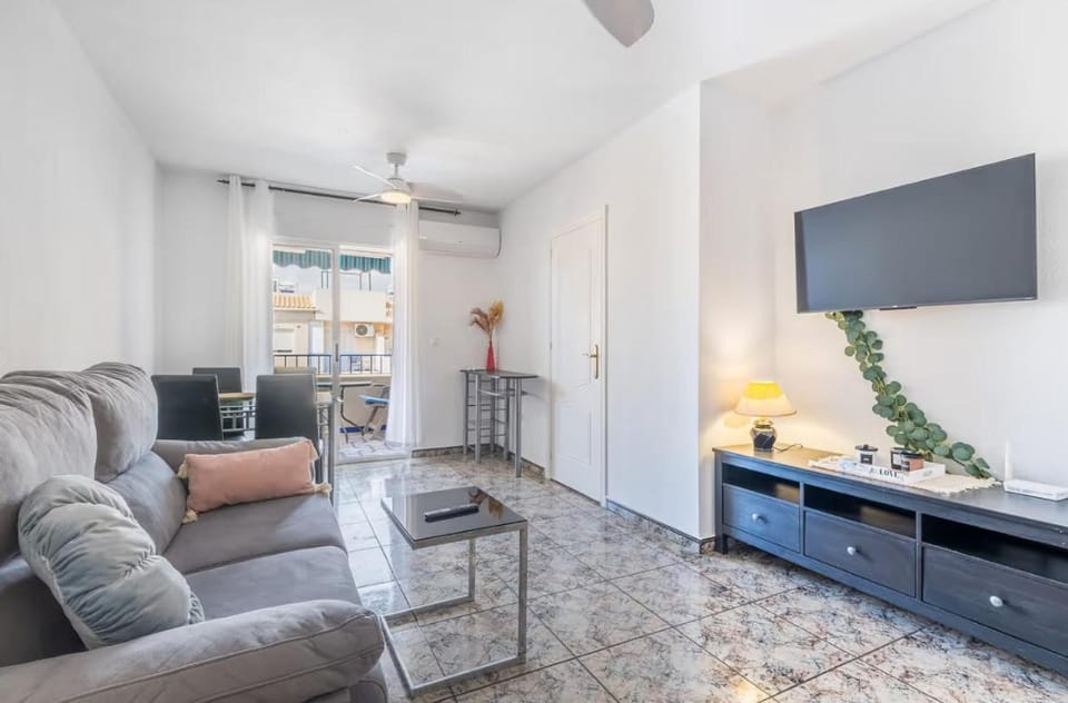 Communal lounge/ TV room, TV and multimedia, Living room