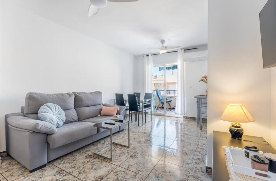 Communal lounge/ TV room, TV and multimedia, Living room