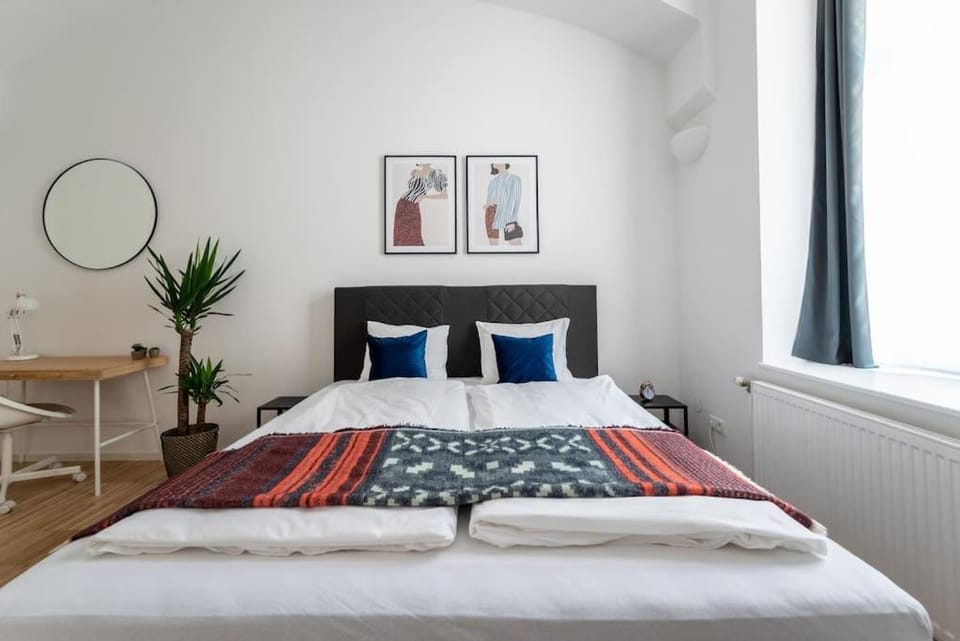 Family 2BR Oasis Steps from City by HM Apartment in Vienna